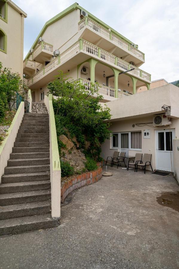 Ana * Petrovac